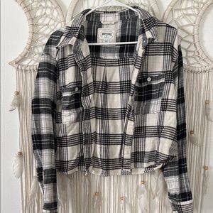 American Eagle Outfitters Black and White Plaid button up
